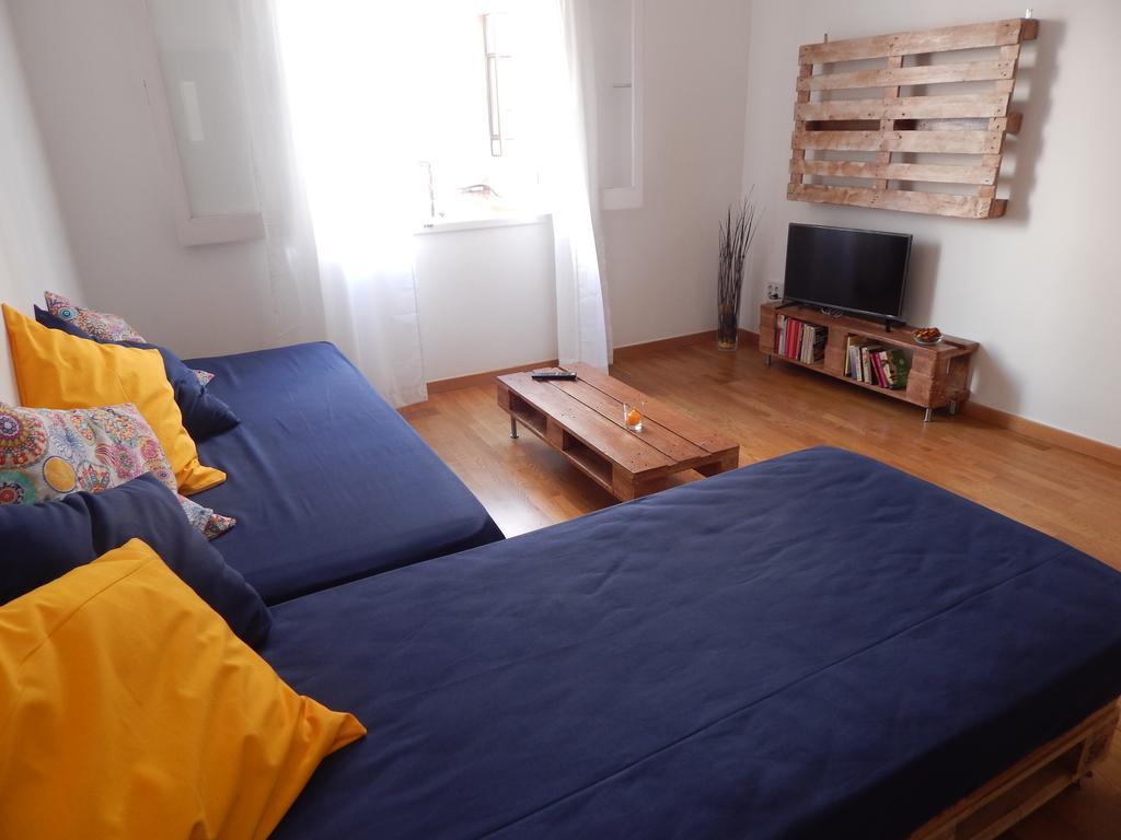 Twenty Seven Degrees Las Palmas Room photo